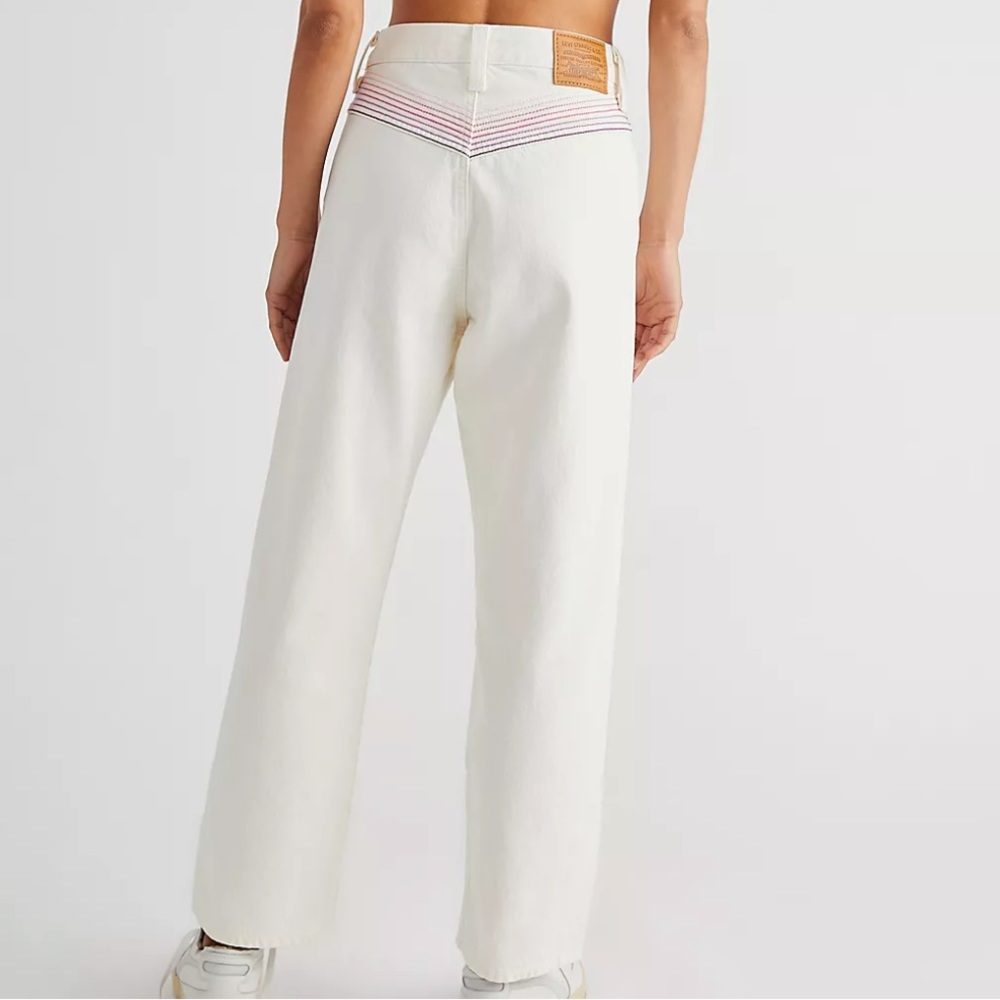 Levi's Ribcage Straight Ankle Jeans in Chasing Rainbows Off White - Picture 3 of 7